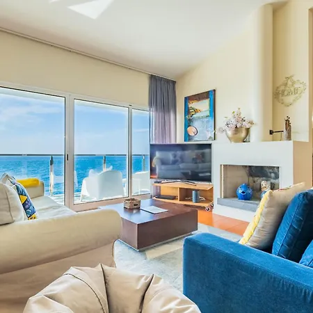 House - By Wehost Santa Cruz (Madeira)